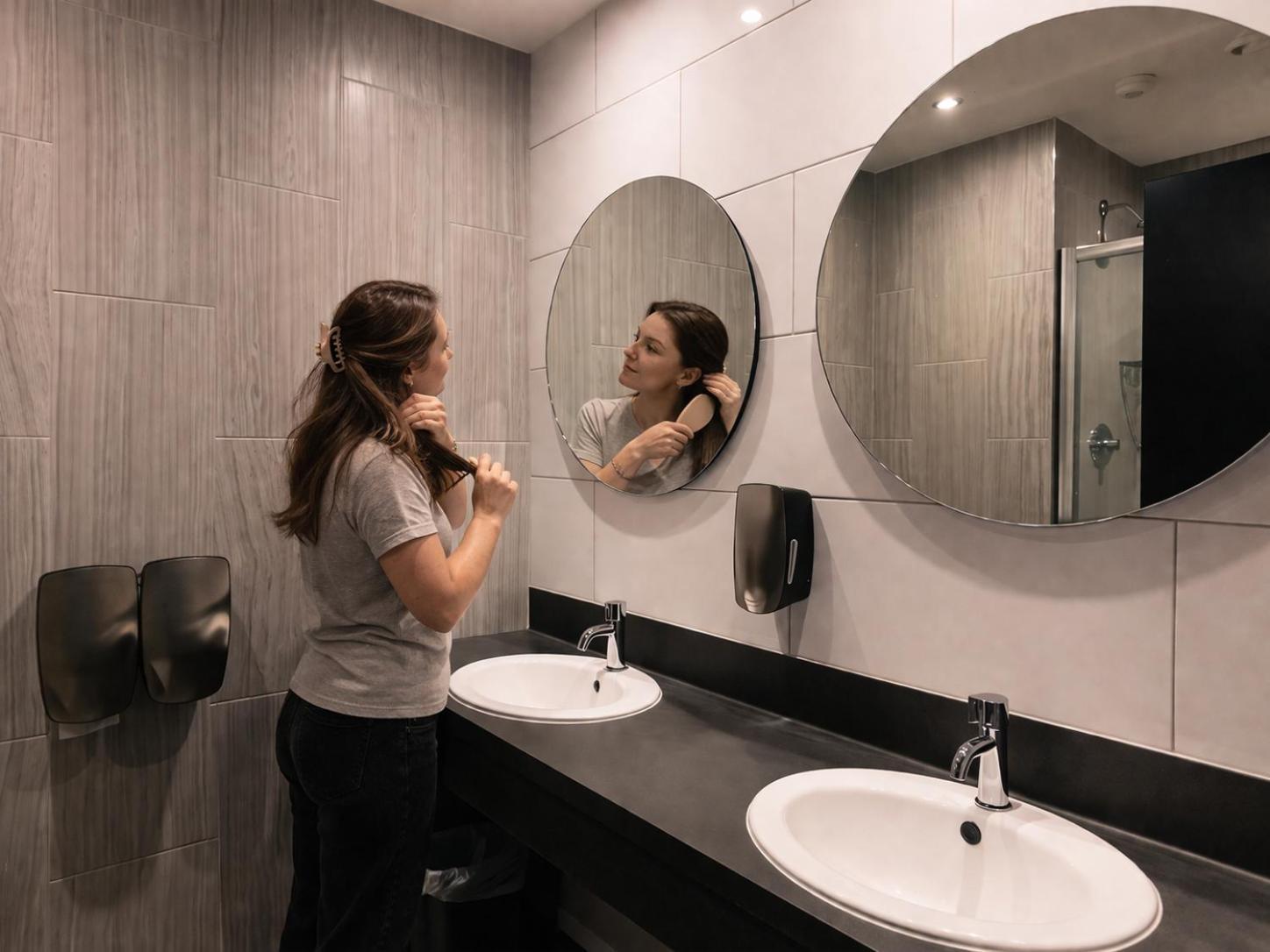 Habitación Compartida Femenina de 10 camas